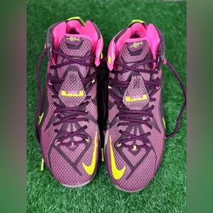Nike LeBron 12
Double Helix 
Size M-11‎ W-12.5